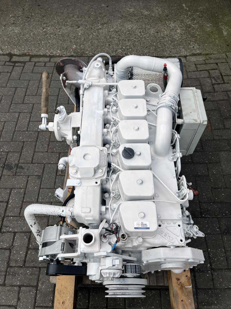 Cummins (2x) 6BT5.9M 150Ps mit Getriebe 24V Kielkühlung Twin Disc MG5050 – Bild 2