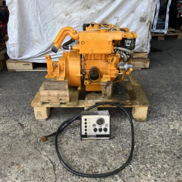 Vetus M2.05 (10 hp) marine engine complete with dashboard