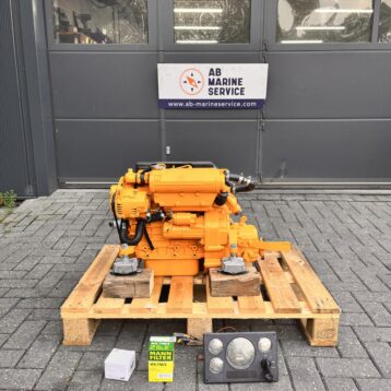 Vetus M3.28  28pk compleet  met keerkoppeling en dashboard (188 draai-uren)