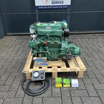 Volvo Penta 2003 scheepsmotor 28pk met warmtewisselaar en keerkoppeling