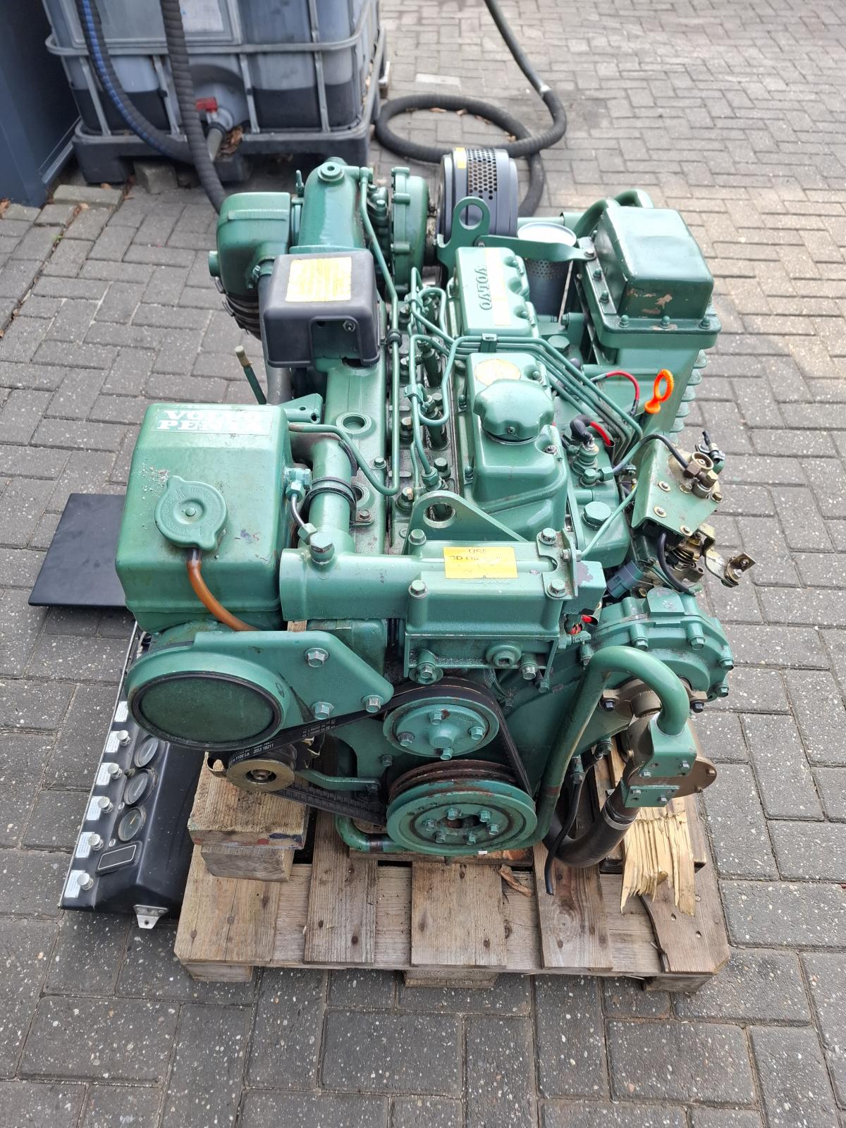 Volvo Penta TAMD31A twee 130pk scheepsmotor warmtewisselaar - Afbeelding 4