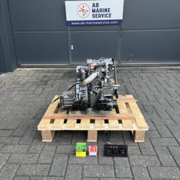Yanmar 1GM10 10hp Marine engine with reverse gear
