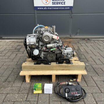 Yanmar 2GM20 16hp Marine engine with reverse gear