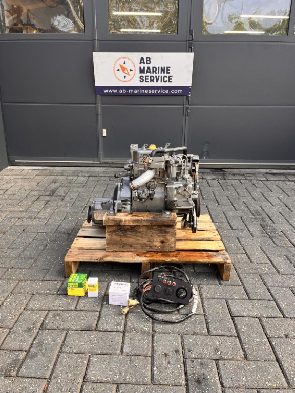 Yanmar 2GM 13PS Schiffsmotor mit Wendegetriebe