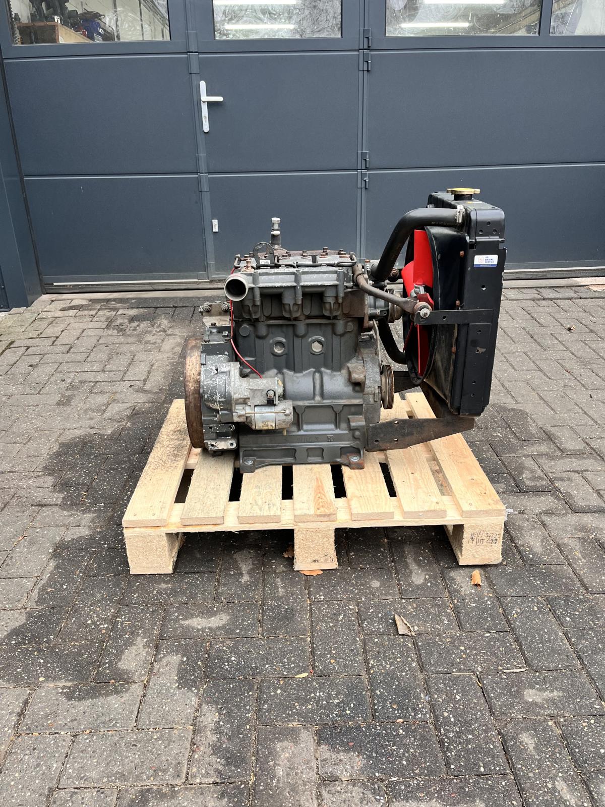 Lister LPW3 diesel engine with radiator - Image 3