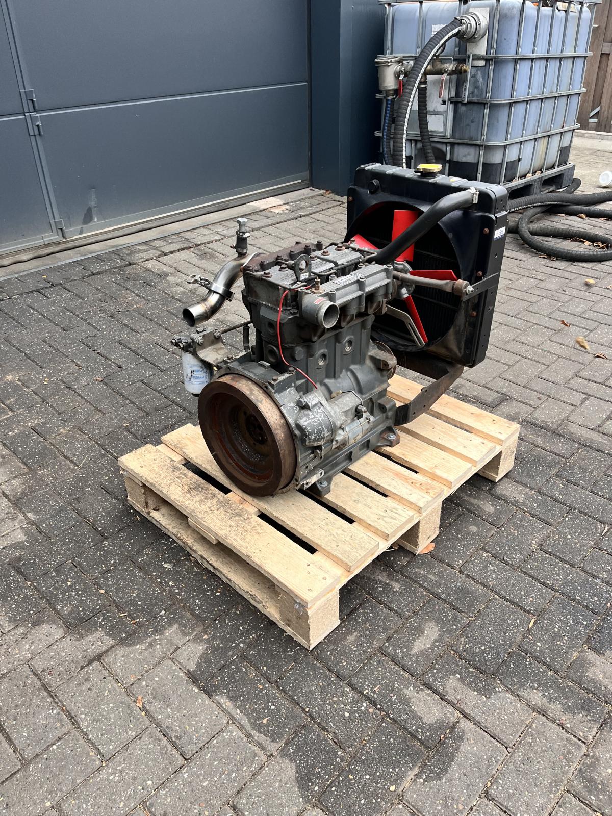 Lister LPW3 diesel engine with radiator - Image 5