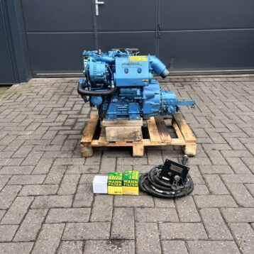 Nanni 3.110HE marine engine 27 hp complete with gearbox and dashboard