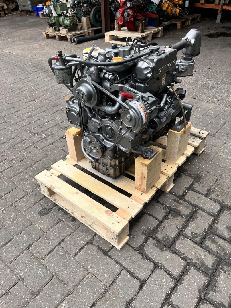 Yanmar 3JH25A 25pk scheepsmotor compleet met keerkoppeling en dashboard - Afbeelding 8