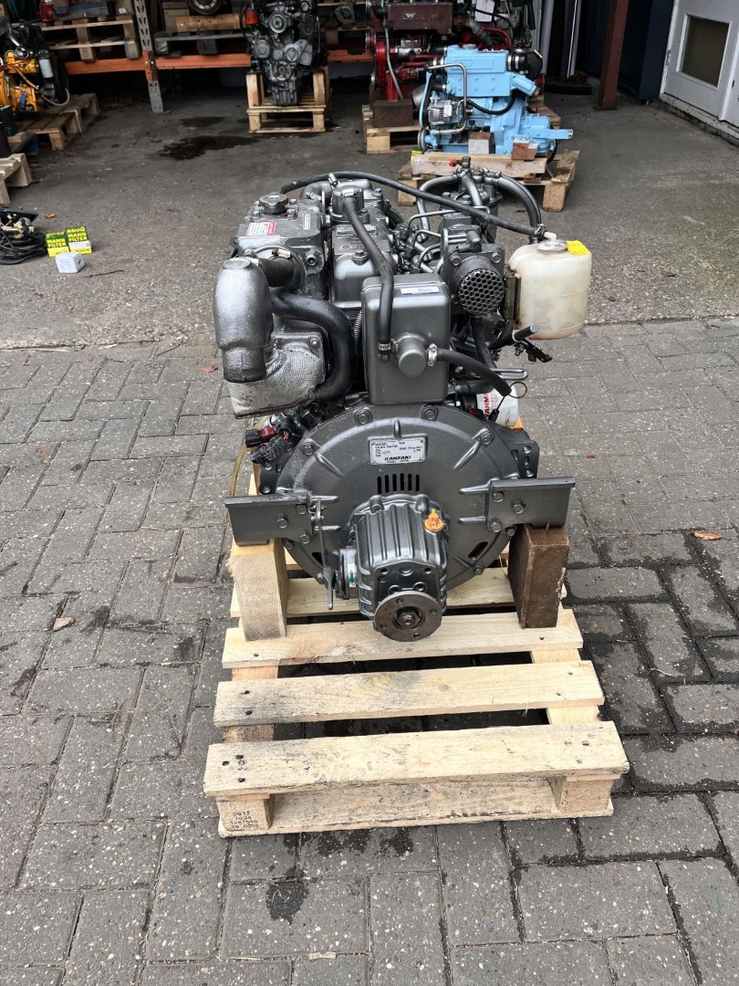 Yanmar 3JH25A 25pk scheepsmotor compleet met keerkoppeling en dashboard - Afbeelding 14