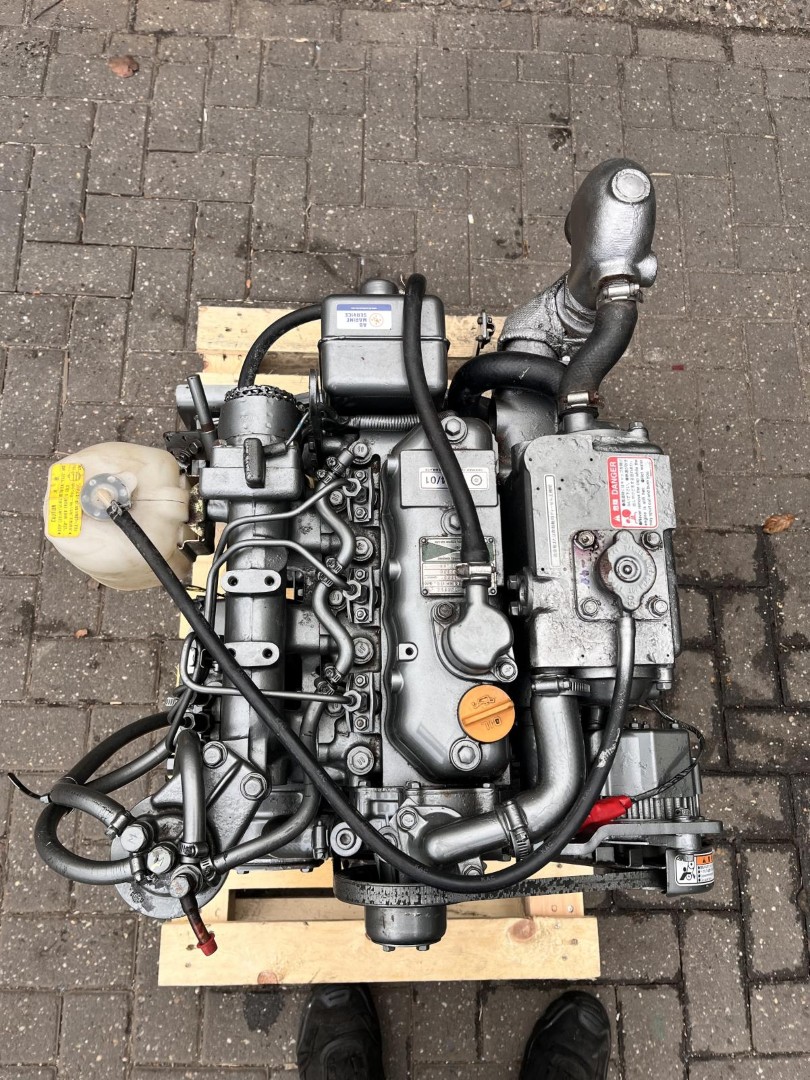 Yanmar 3JH25A 25pk scheepsmotor compleet met keerkoppeling en dashboard - Afbeelding 19