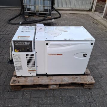 Cummins Onan 11MDKBN 11 kVA marine generator 1500 rpm