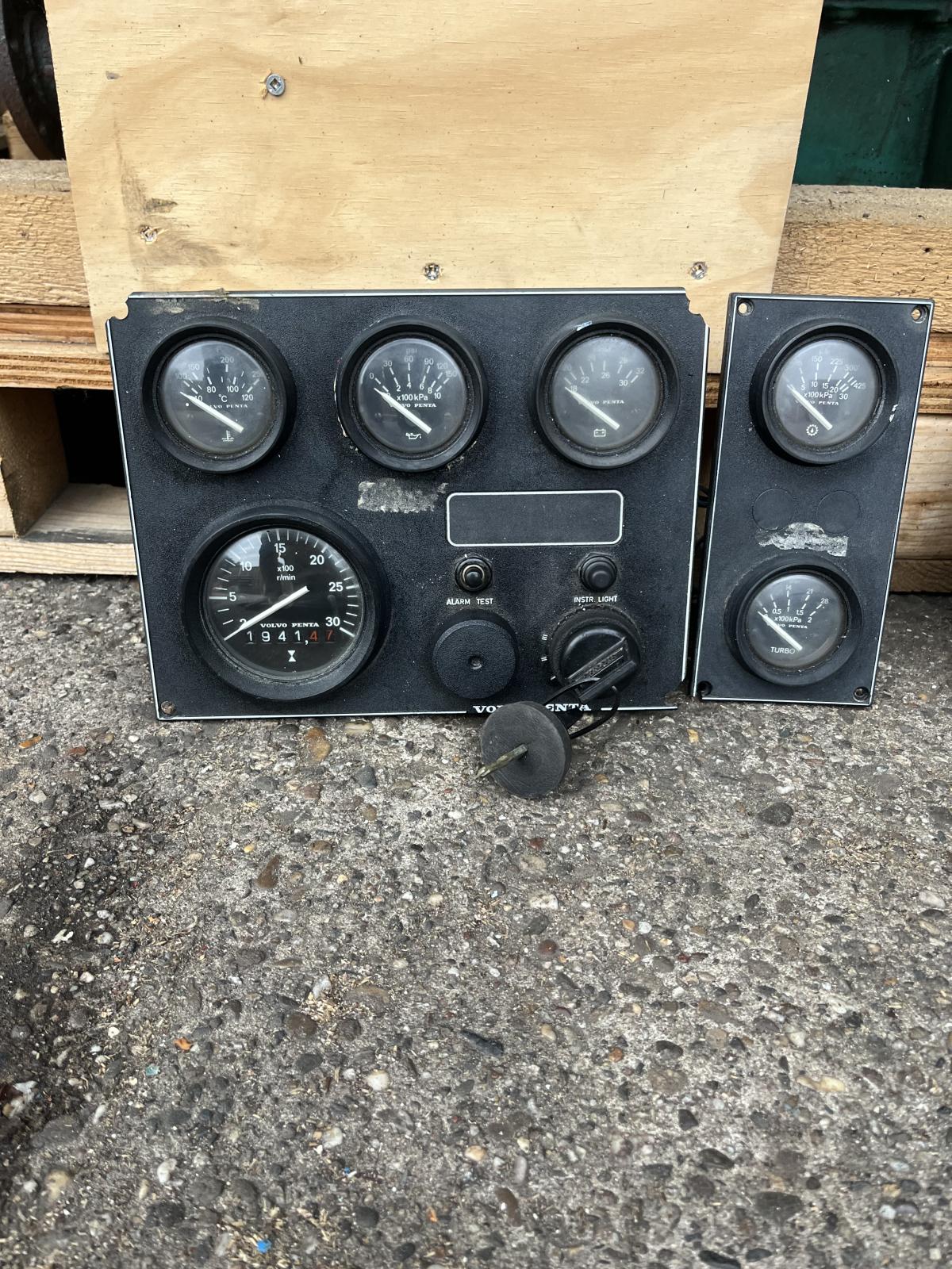 Volvo Penta TAMD61A (2x) 300pk Twin Disc MG5061A lage urenstand - Afbeelding 6