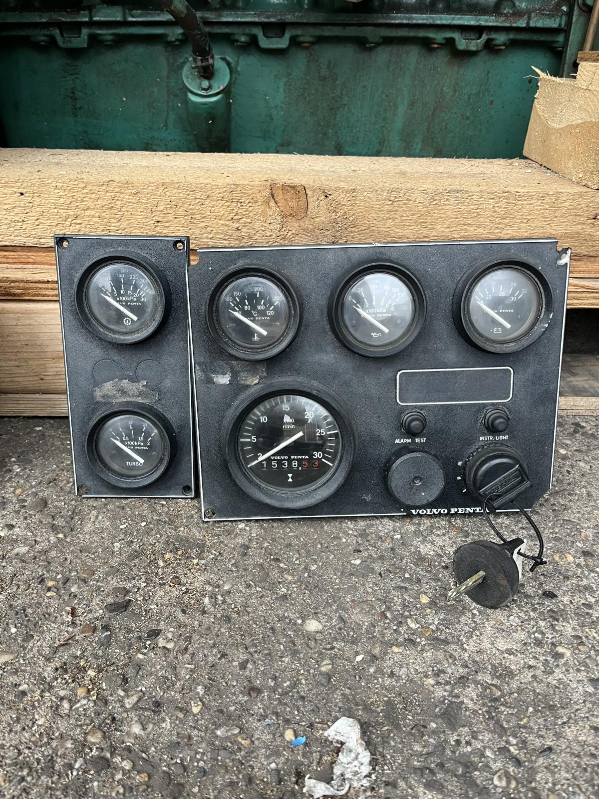 Volvo Penta TAMD61A (2x) 300pk Twin Disc MG5061A lage urenstand - Afbeelding 3