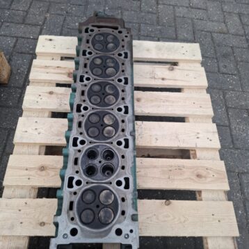 Volvo Penta D6-435 cylinder head 3801258 (3803916) - for repair