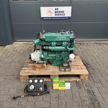 Volvo Penta MD22  50pk scheepsmotor met keerkoppeling en dashboard