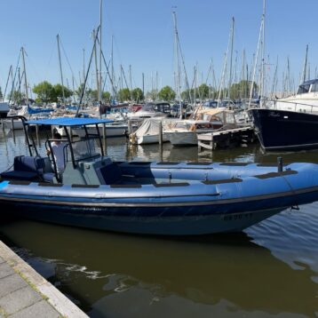 Blue Spirit Patrol 8.20 –  RIB  Snelvarende Pleziervaartuig CE Design Category B compleet met trailer