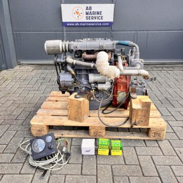 Scheepsmotor Deutz 40pk F3M kielkoeling met keerkoppeling