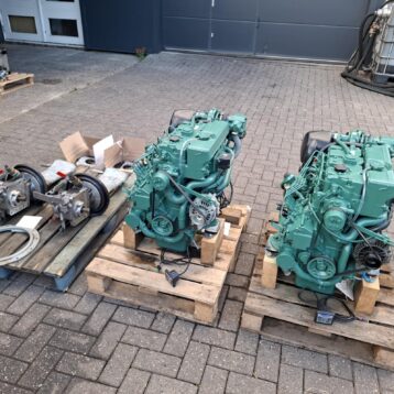 Used set (2x) Volvo Penta D2-75 with saildrive