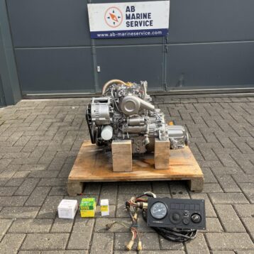 Yanmar 2GM20 16pk scheepsmotor warmtewisselaar met keerkoppeling